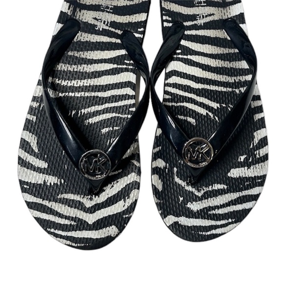 MICHAEL KORS zebra flip flops shoes 9 - Picture 3 of 5